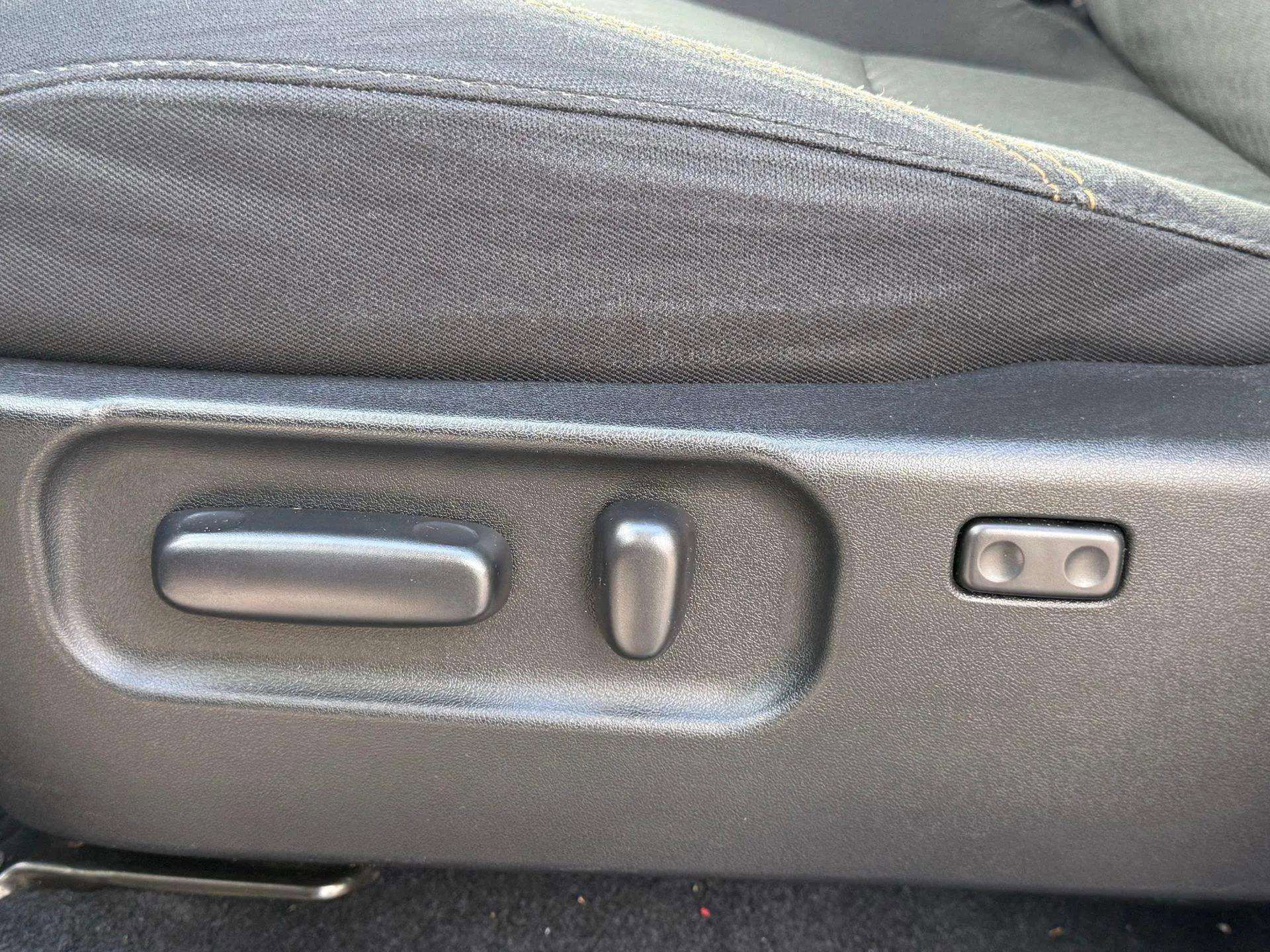 Used 2020 Toyota Tacoma SR5 image 32