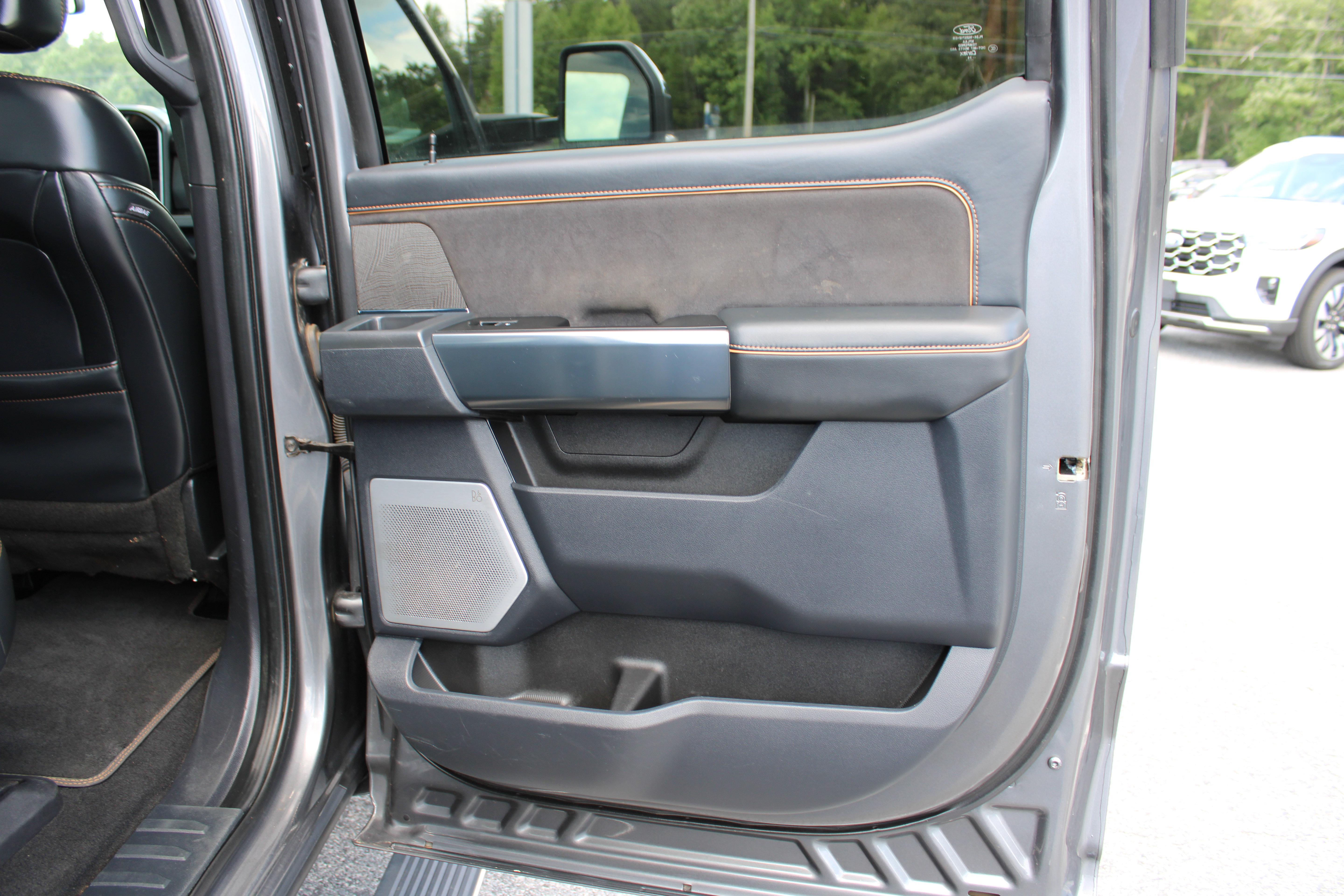 Used 2024 Ford F350 Platinum w/ FX4 Off-Road Package AWD/4WD image 14