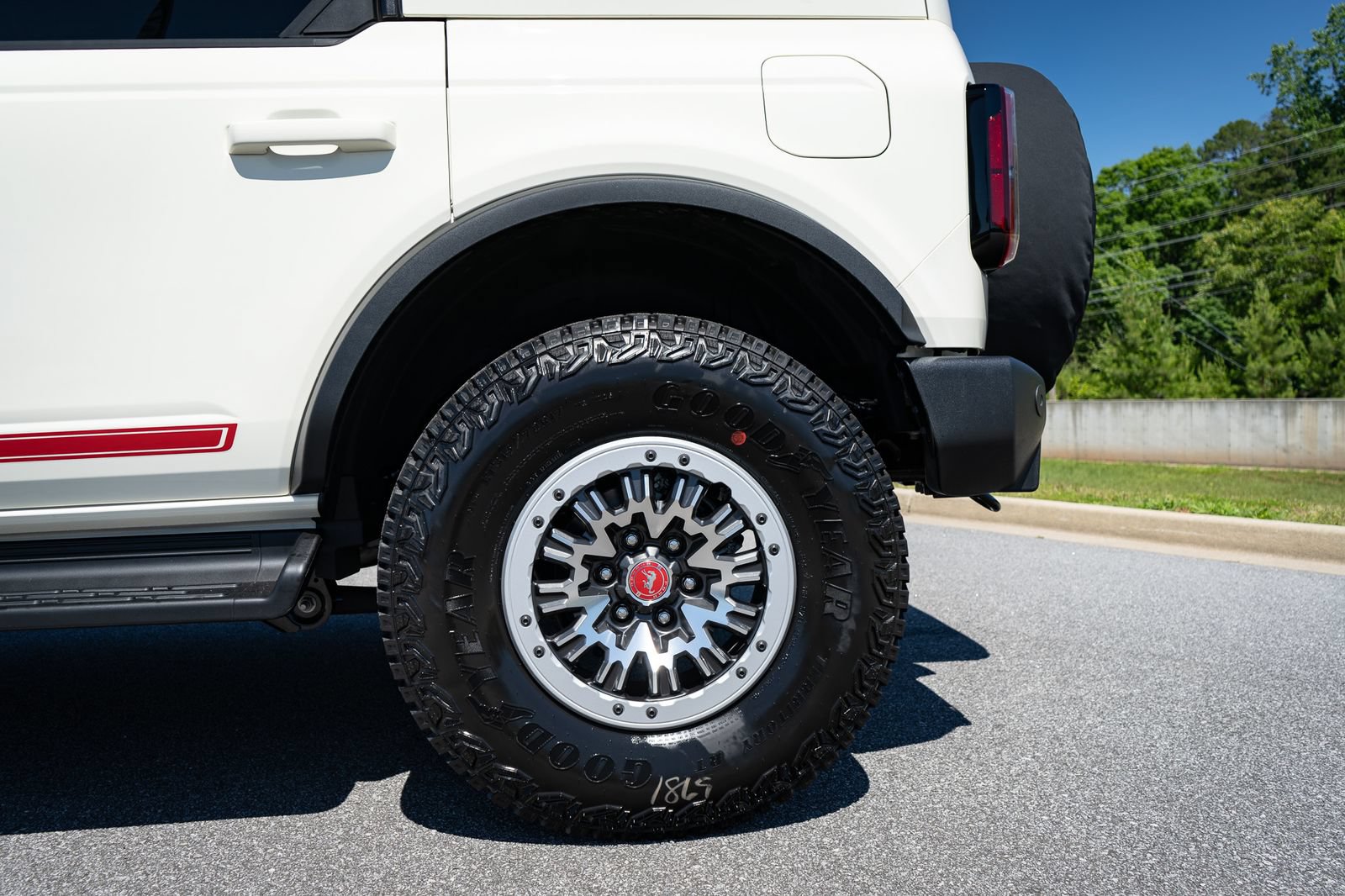 New 2026 Ford Bronco Outer Banks w/ Sasquatch Package AWD/4WD image 16