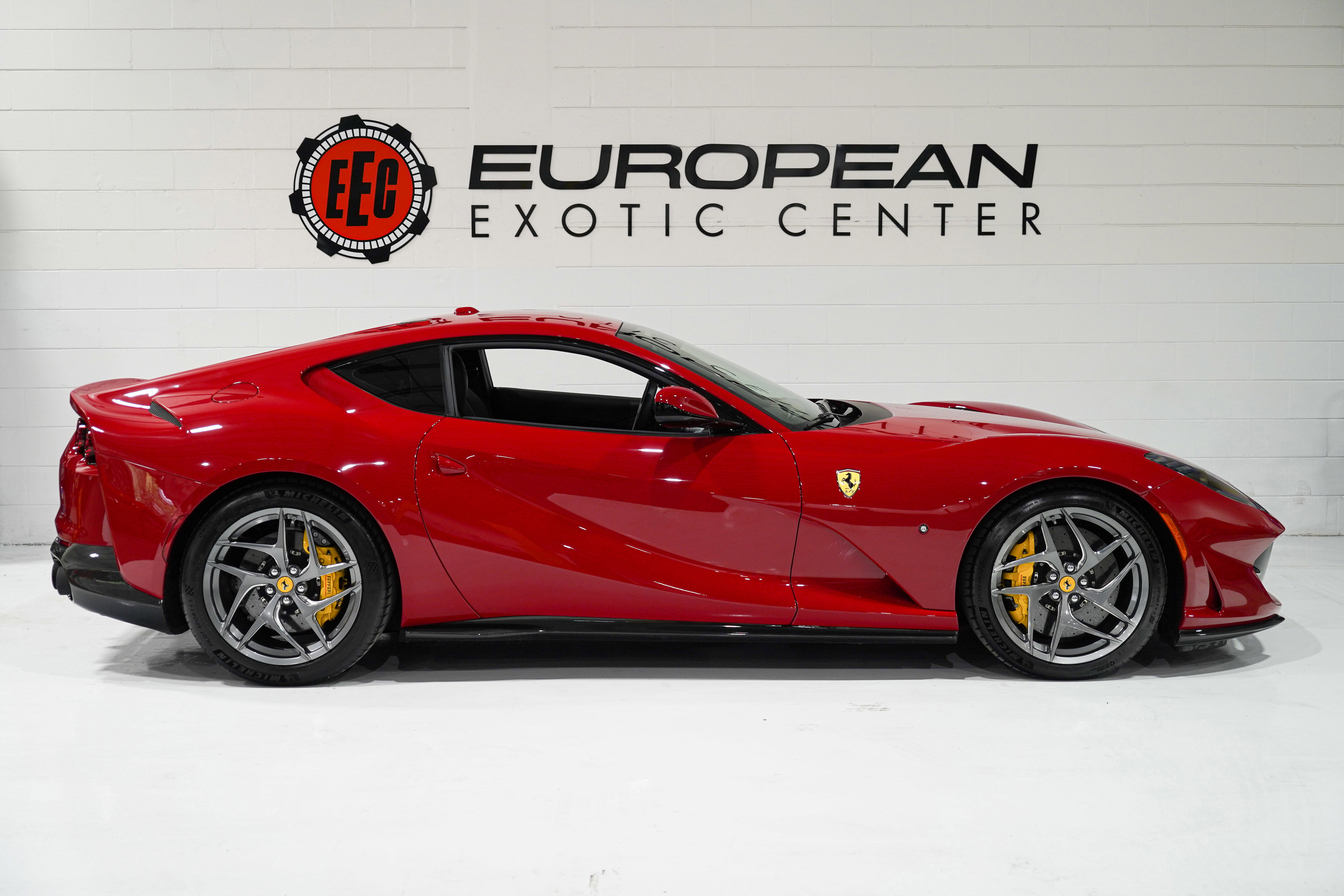 Used 2018 Ferrari 812 Superfast RWD image 6