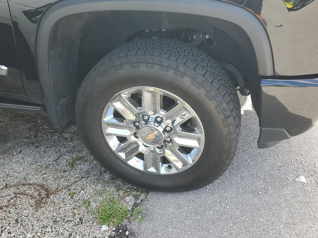 Certified 2024 Chevrolet Silverado 2500 High Country w/ Technology Package AWD/4WD image 4