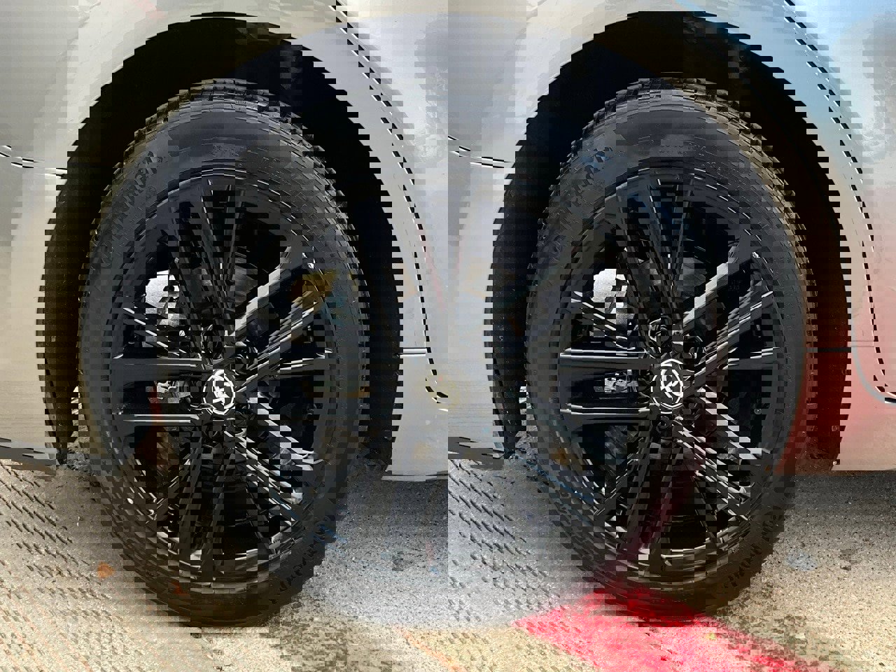 Used 2025 Toyota Camry SE image 9