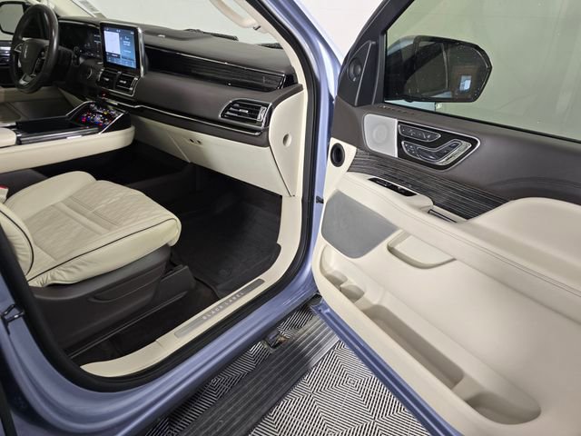 Used 2021 Lincoln Navigator L Black Label image 12