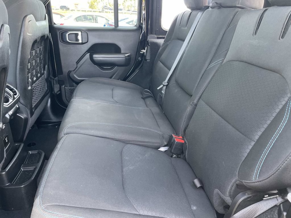 Used 2022 Jeep Wrangler Unlimited Rubicon 4xe w/ Safety Group AWD/4WD image 28