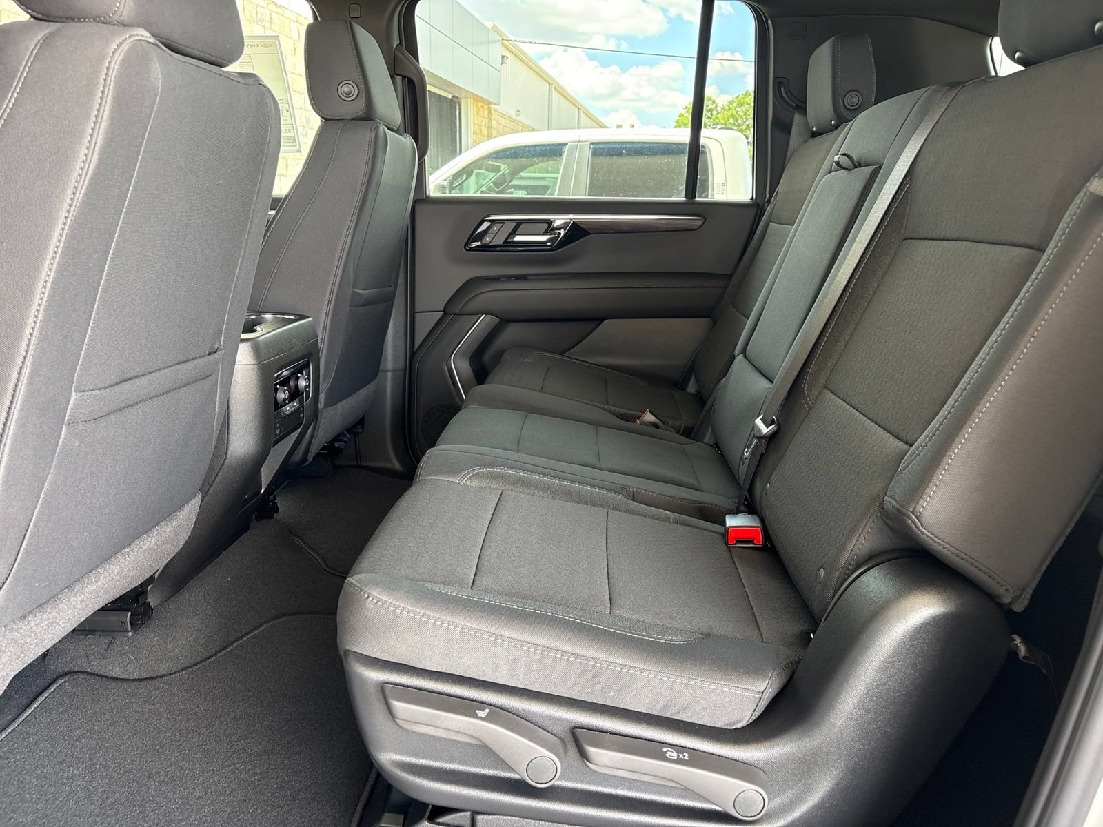 New 2026 Chevrolet Suburban LS RWD image 13