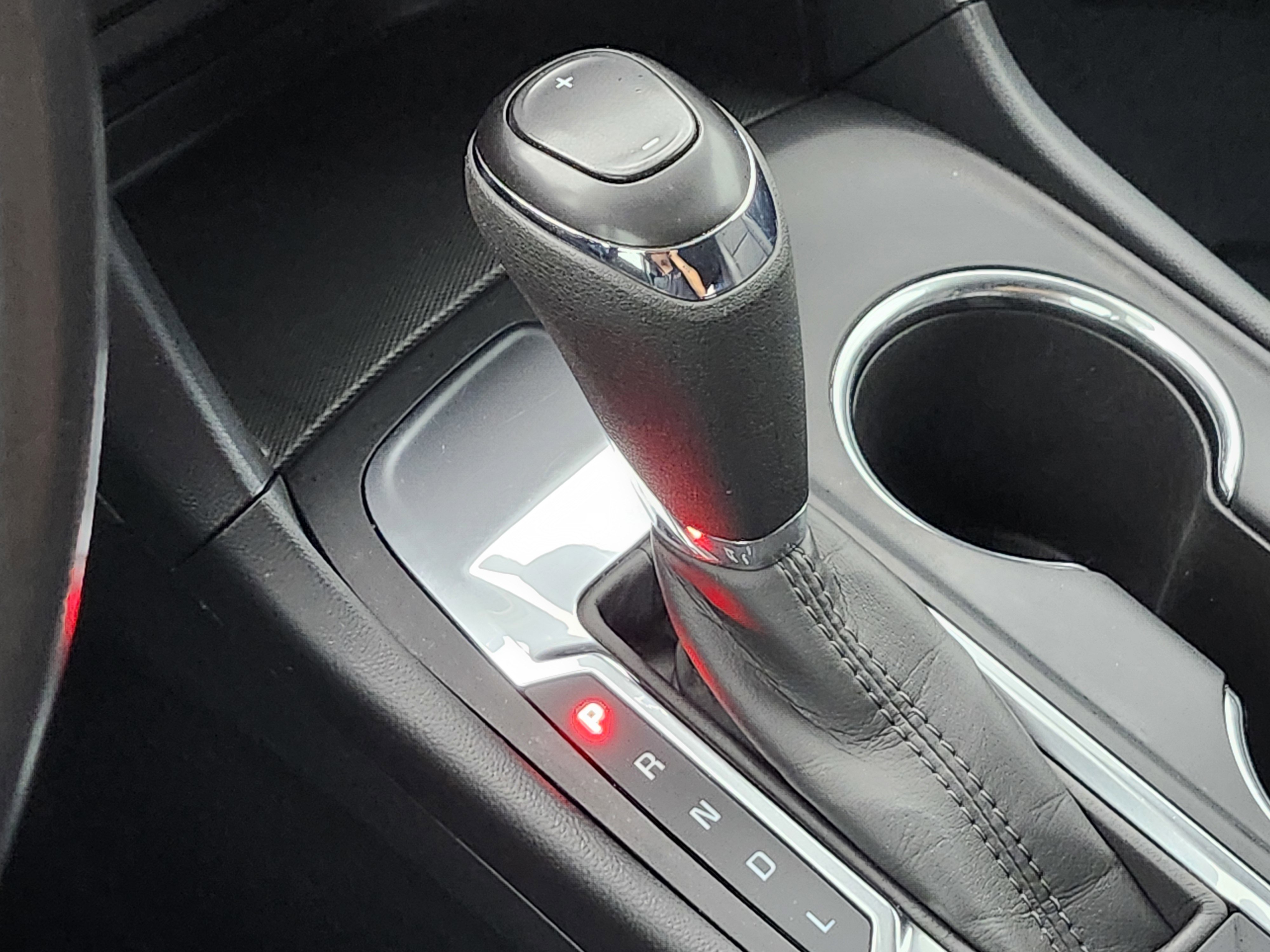 Used 2020 Chevrolet Equinox LT w/ Midnight Edition image 32