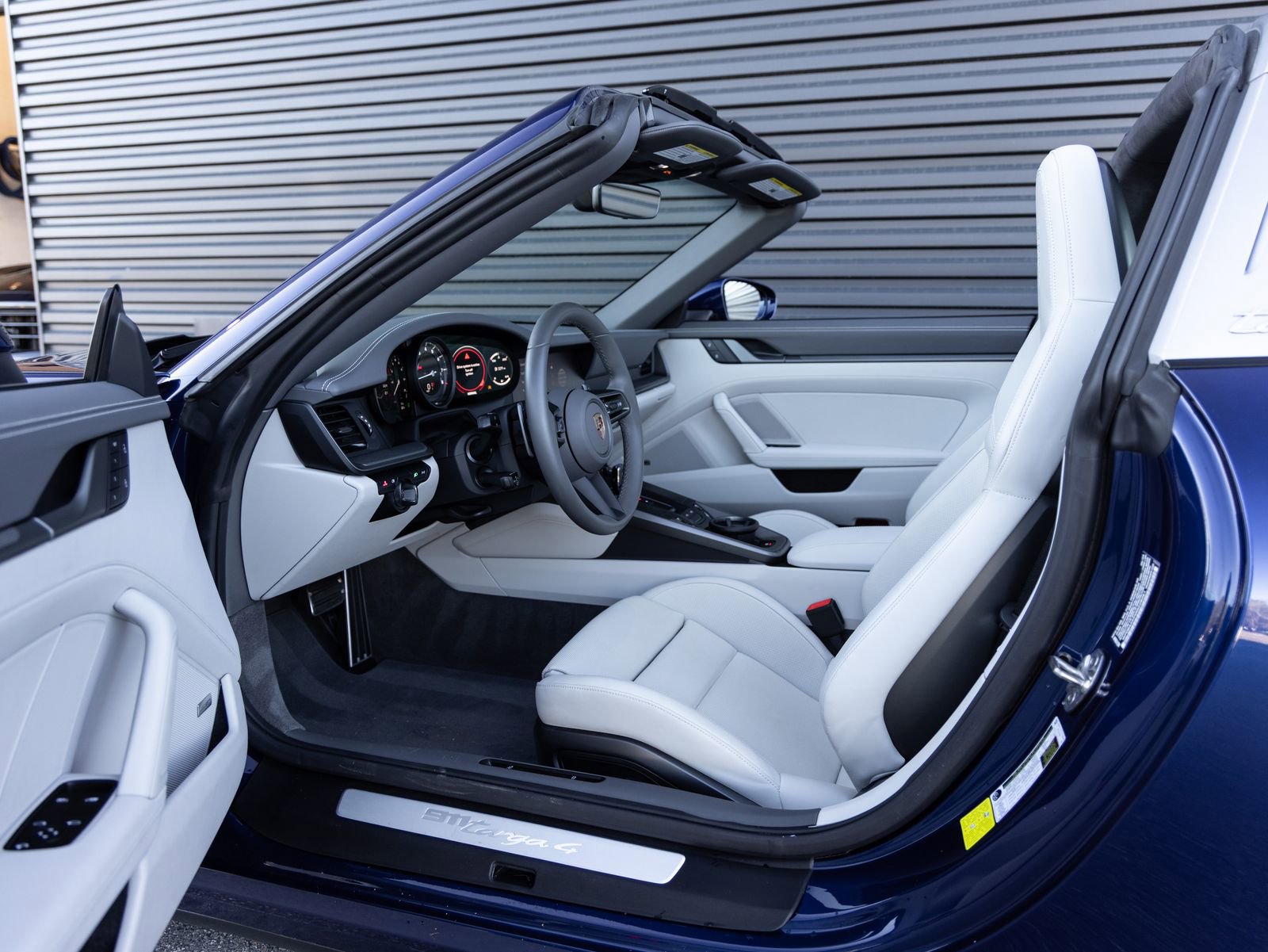 Certified 2024 Porsche 911 Targa 4 image 23