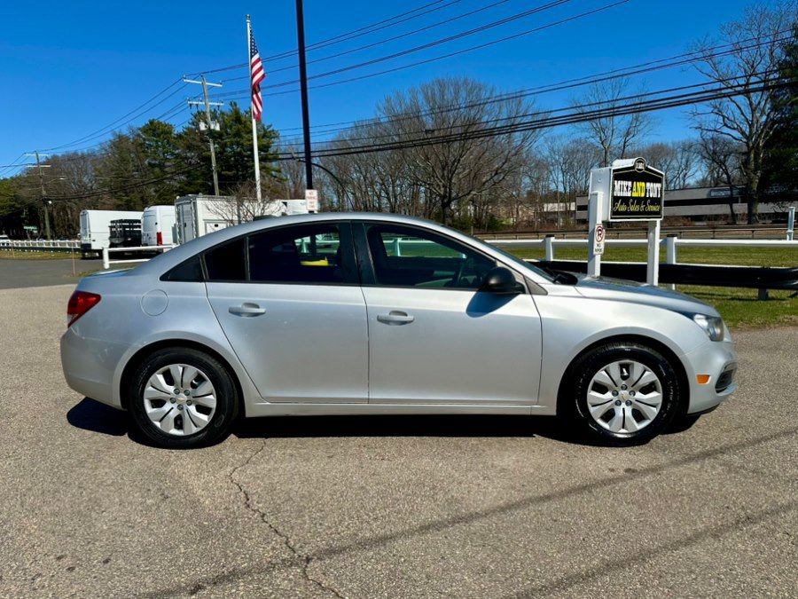 Used 2015 Chevrolet Cruze LS image 4