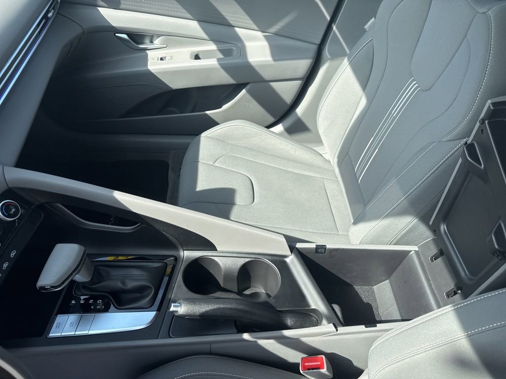 Used 2024 Hyundai Elantra SEL image 26