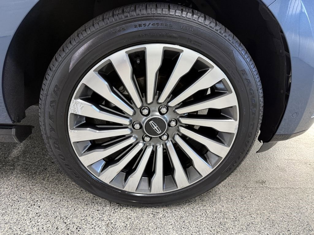 Used 2018 Lincoln Navigator L Reserve w/ Technology Package image 41