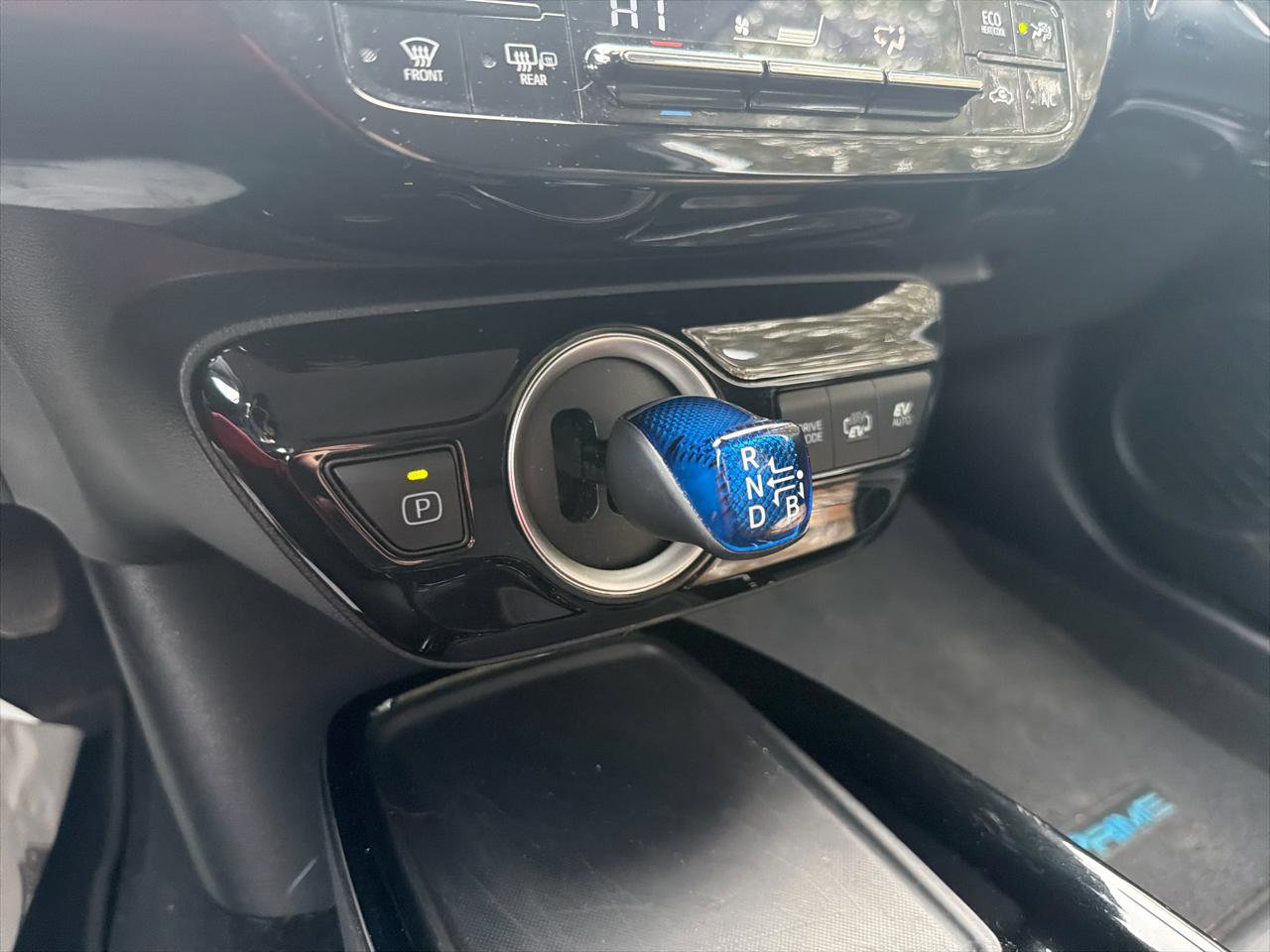 Used 2021 Toyota Prius Prime LE w/ Carpet Mat Package (TMS) FWD image 21