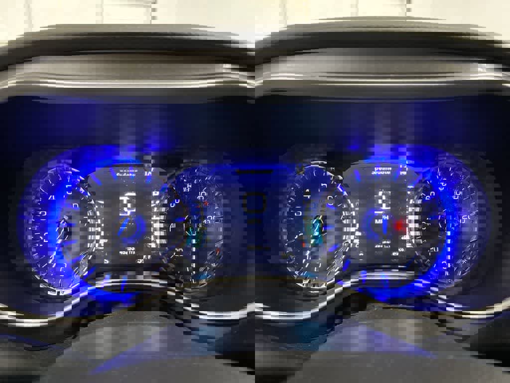 Used 2024 Chrysler Pacifica Touring-L image 27