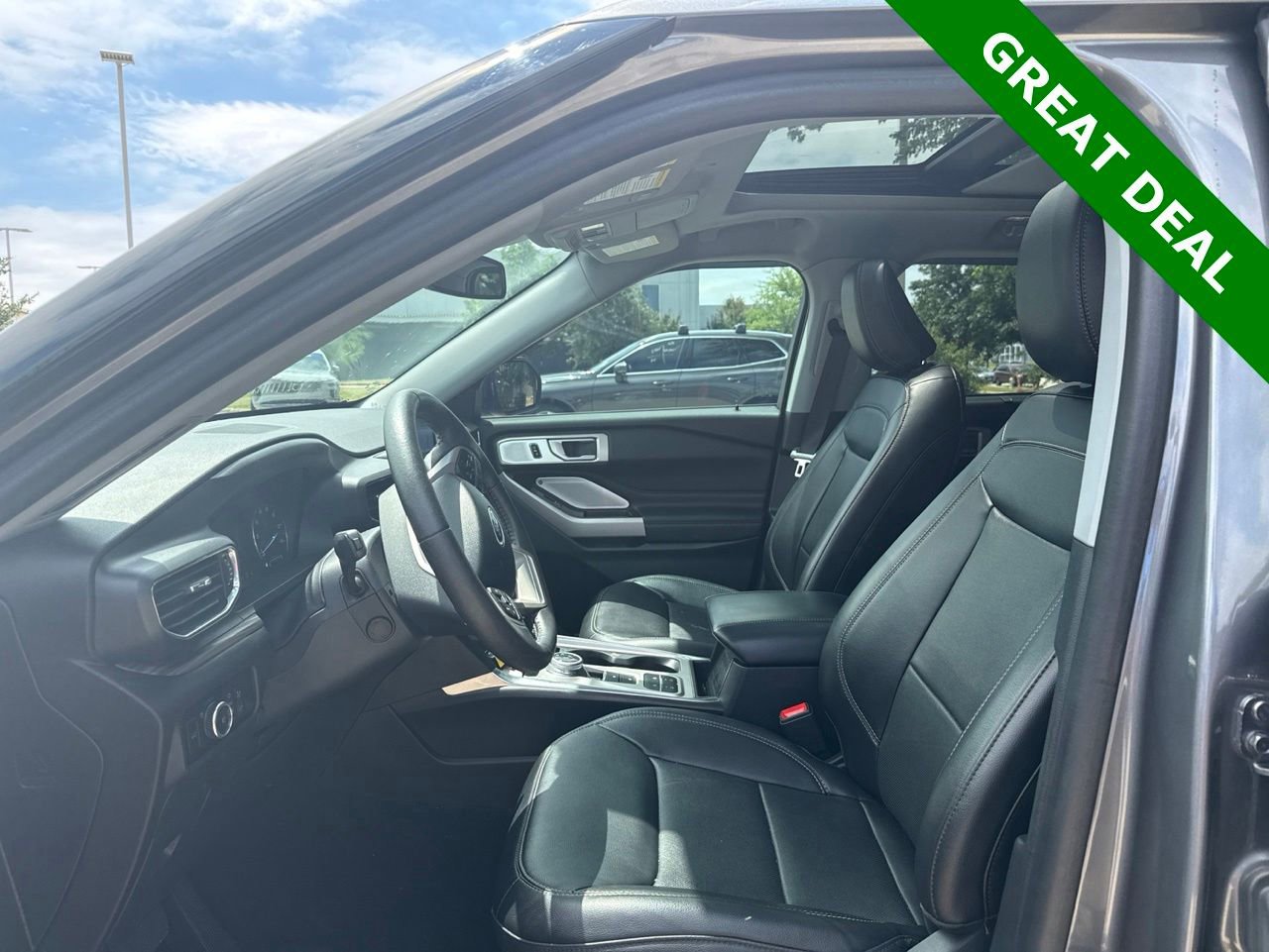 Used 2024 Ford Explorer Limited w/ Limited Technology Package RWD image 19