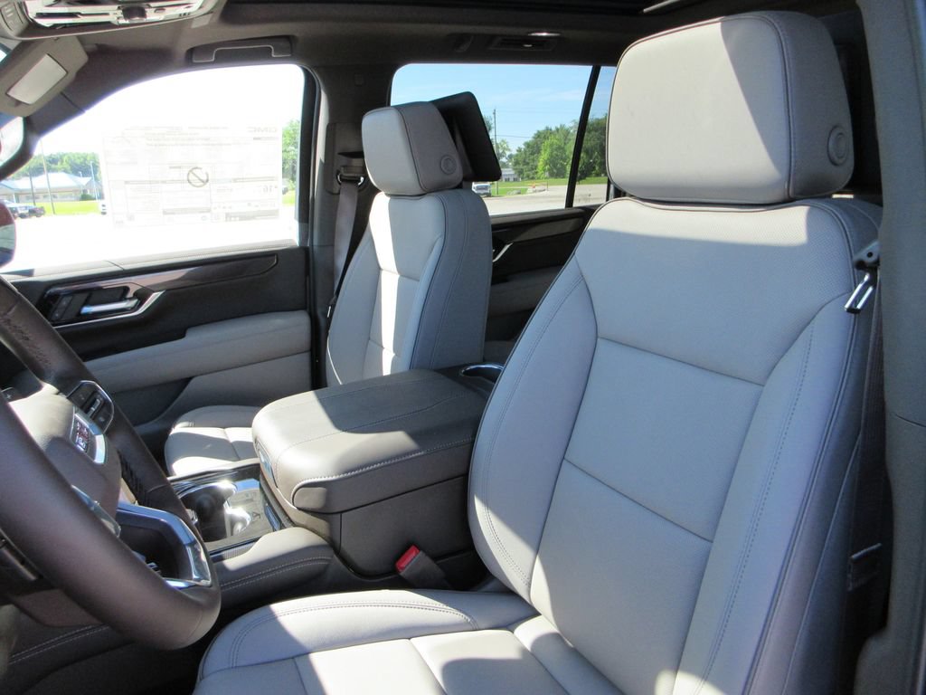 New 2026 GMC Yukon XL Elevation w/ Elevation Premium Package AWD/4WD image 11