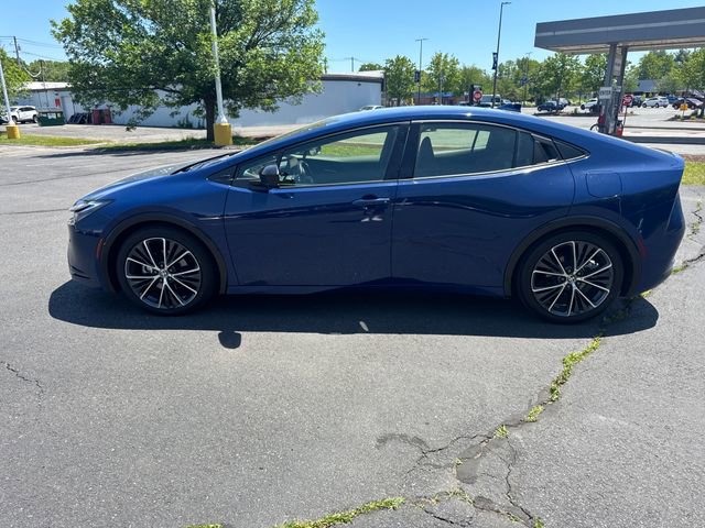 Used 2023 Toyota Prius XLE AWD/4WD image 6