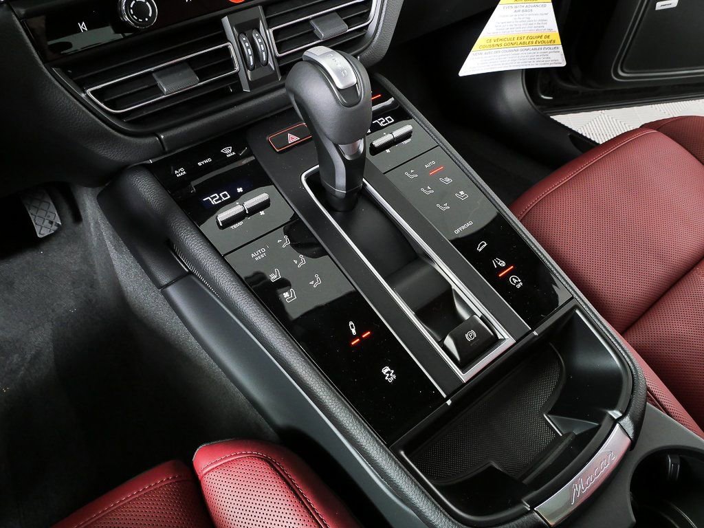 New 2026 Porsche Macan Turbo image 17