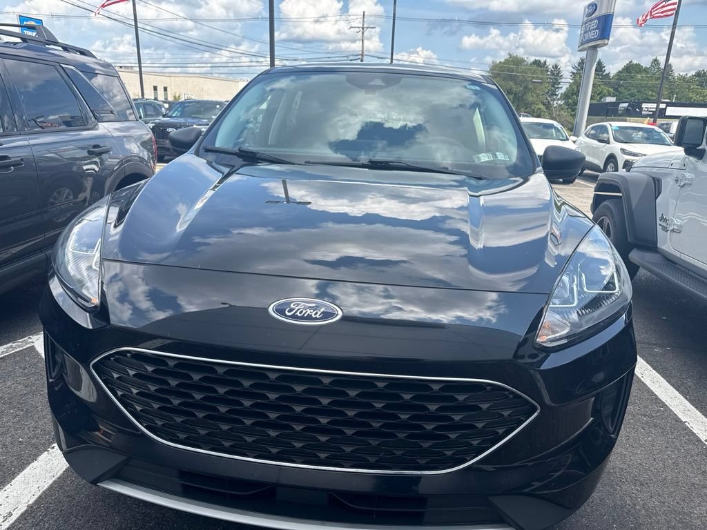 Used 2022 Ford Escape SE w/ Cold Weather Package AWD/4WD image 2
