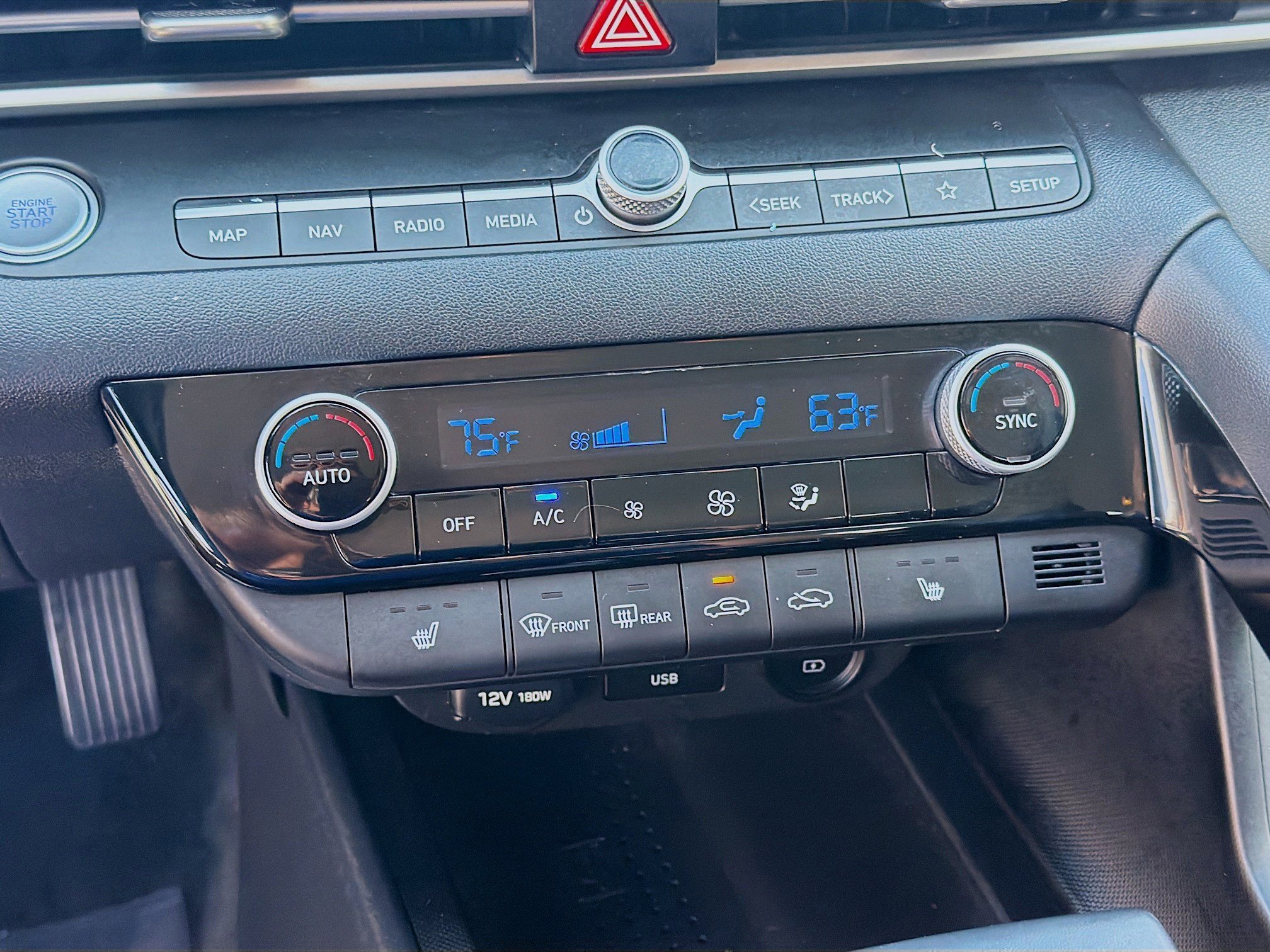 Used 2023 Hyundai Elantra SEL w/ Convenience Package image 13