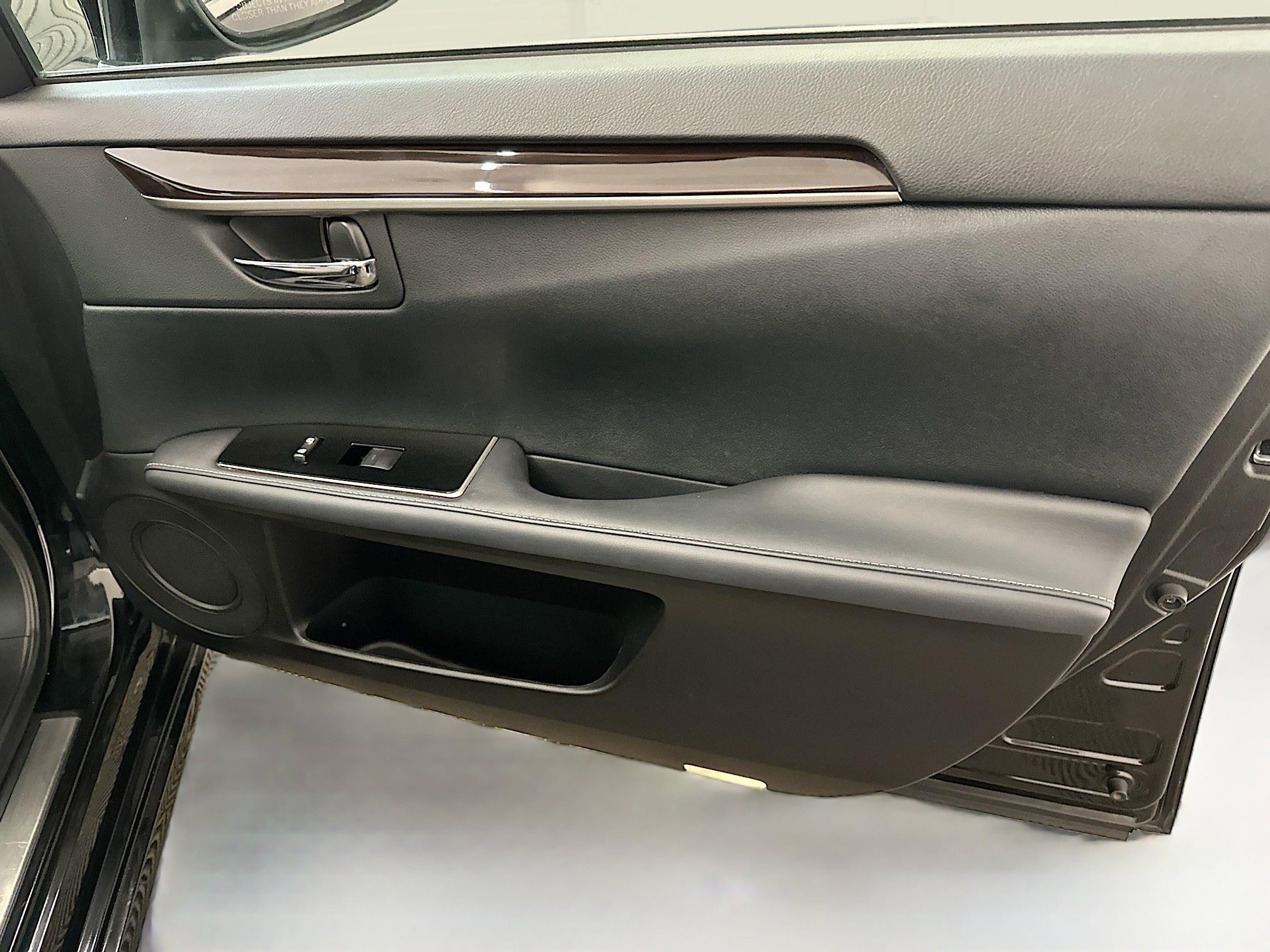 Used 2018 Lexus ES 350 w/ Luxury Package w/Wood Trim FWD image 35