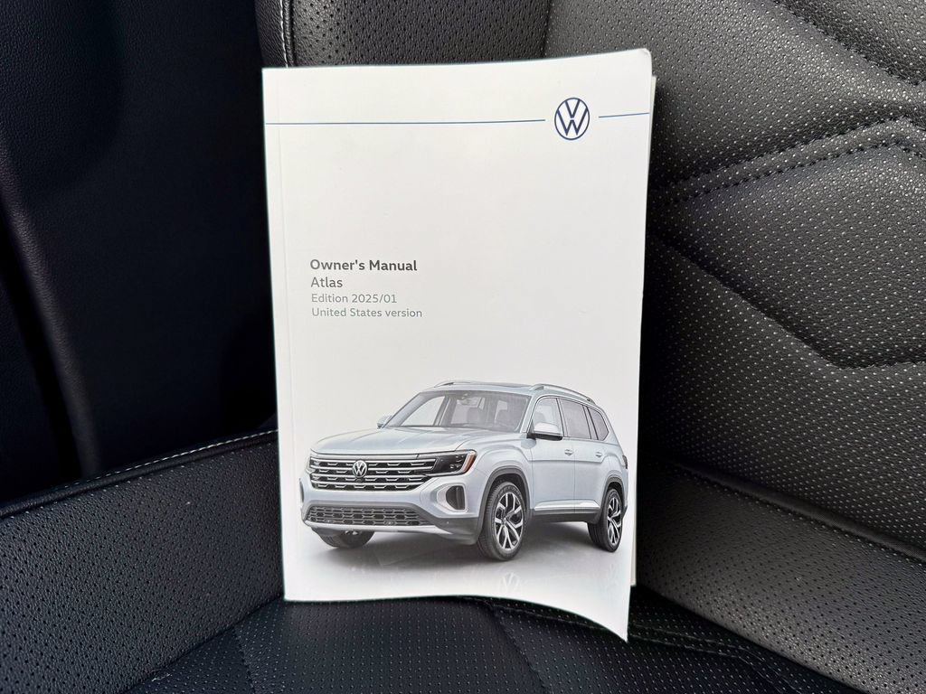 Used 2025 Volkswagen Atlas SE AWD/4WD image 38