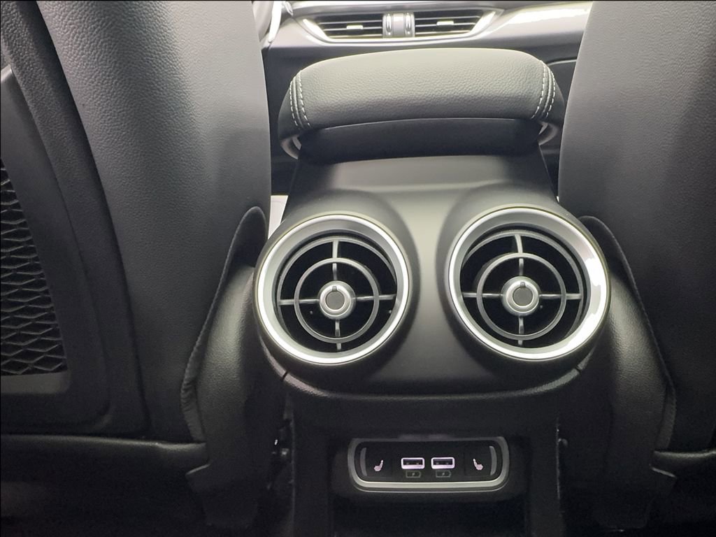 New 2025 Alfa Romeo Stelvio Sprint w/ Convenience Package image 18