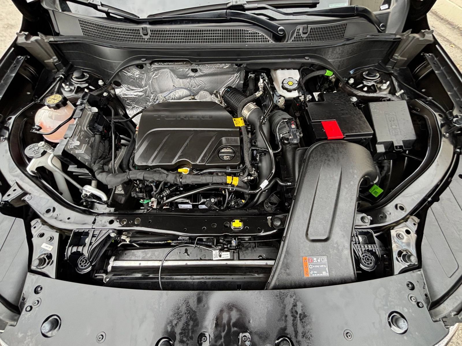 Used 2025 Chevrolet Trax LT w/ LT Convenience Package image 32