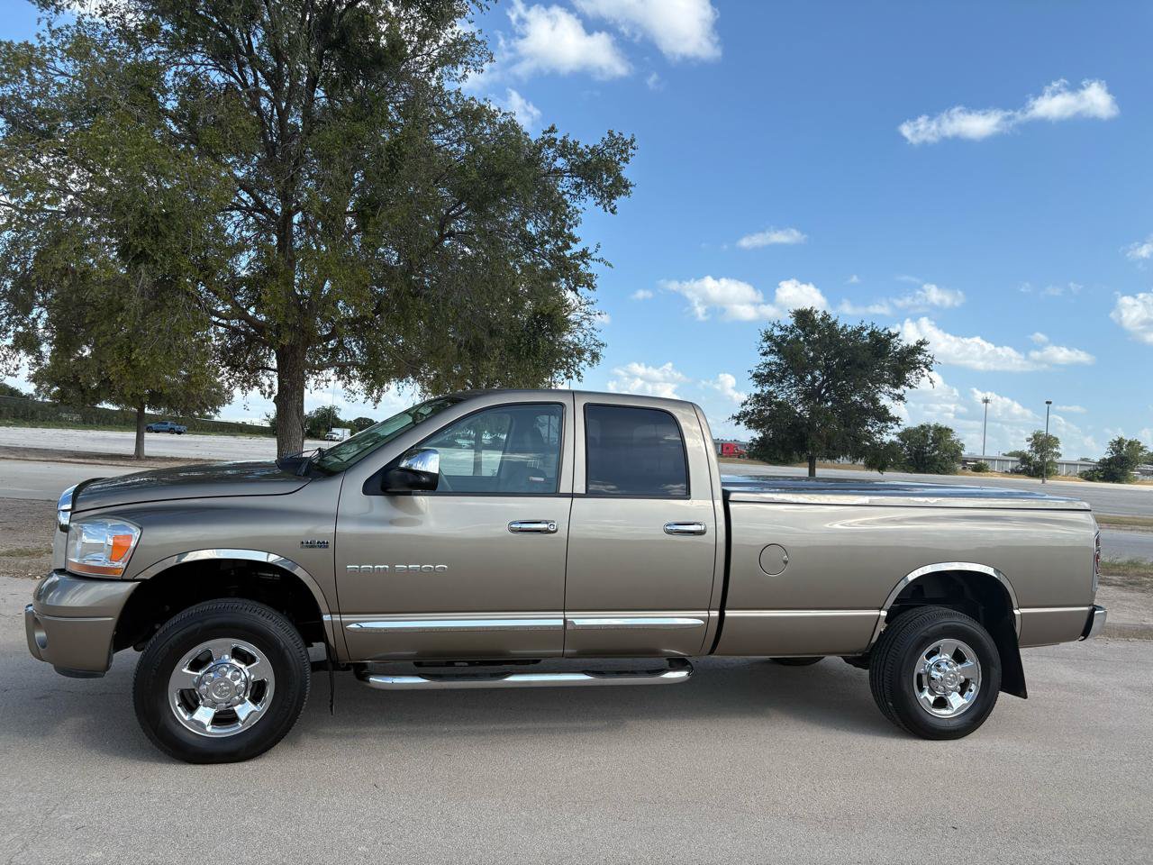 Used 2006 Dodge Ram 2500 Truck Laramie AWD/4WD image 8
