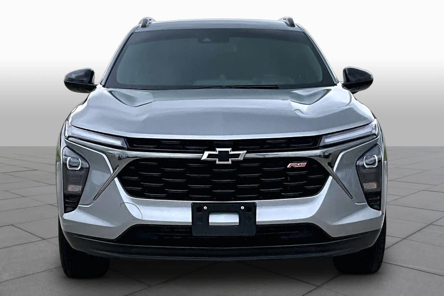 Used 2025 Chevrolet Trax RS w/ Driver Confidence Package FWD image 3