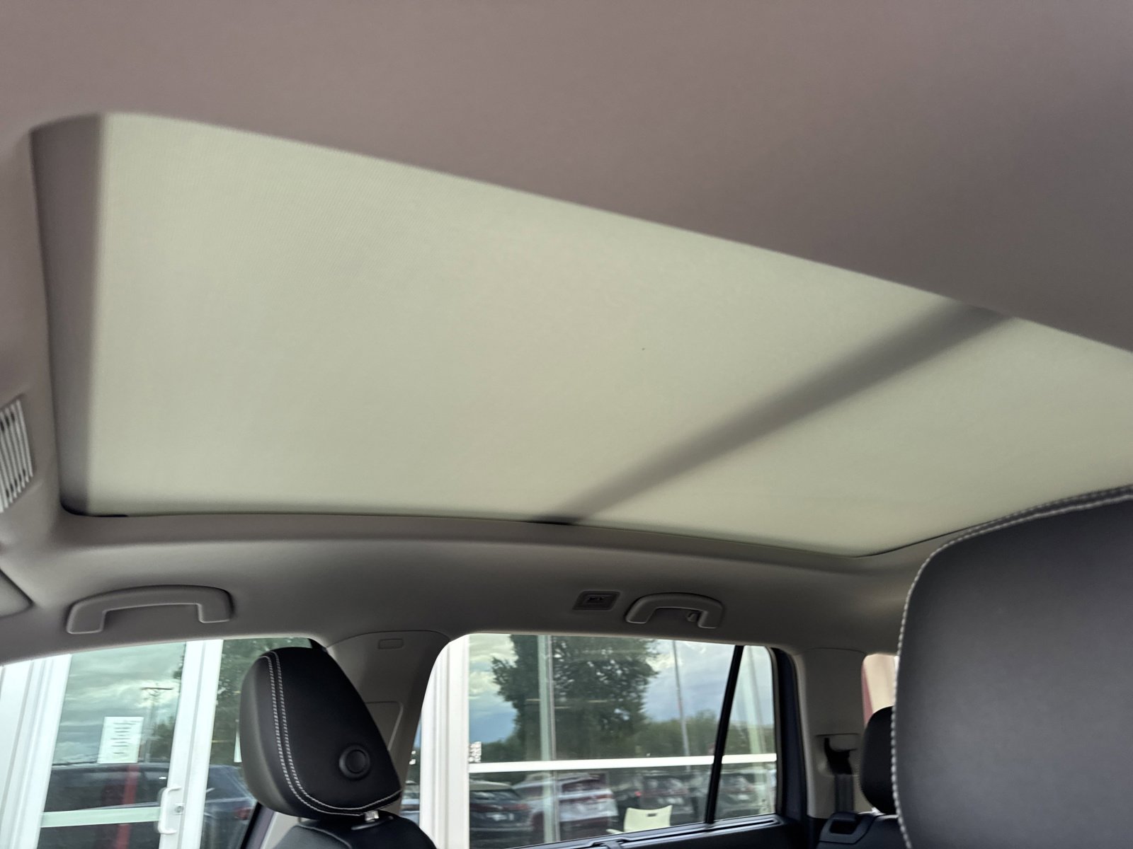 New 2026 Volkswagen Atlas SE image 18