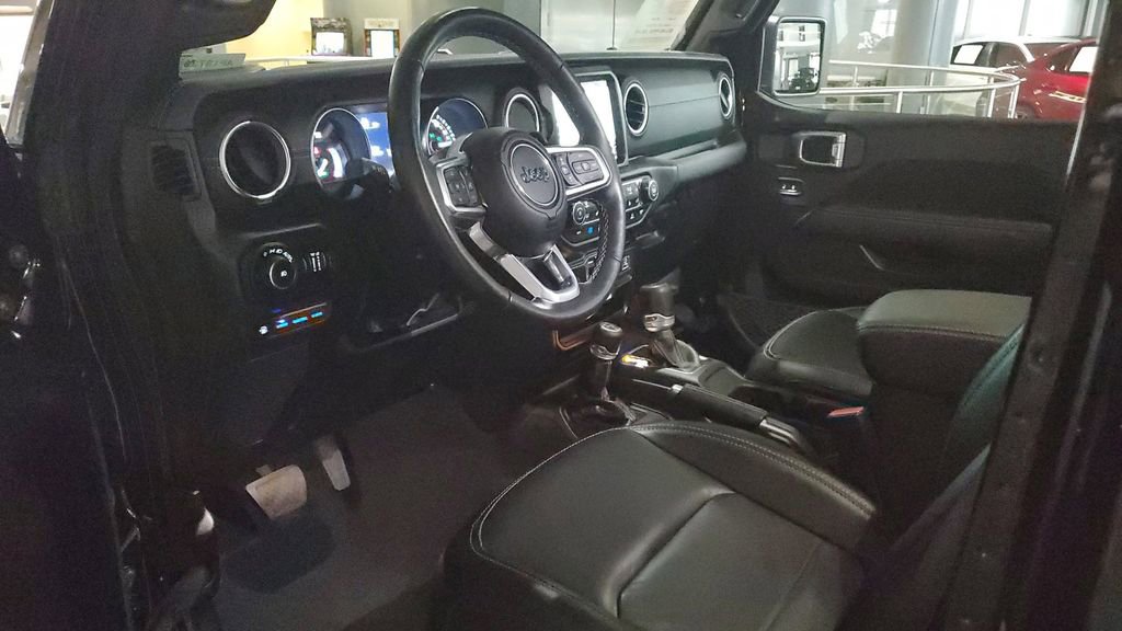 Used 2022 Jeep Wrangler Unlimited Sahara w/ Cold Weather Group image 20