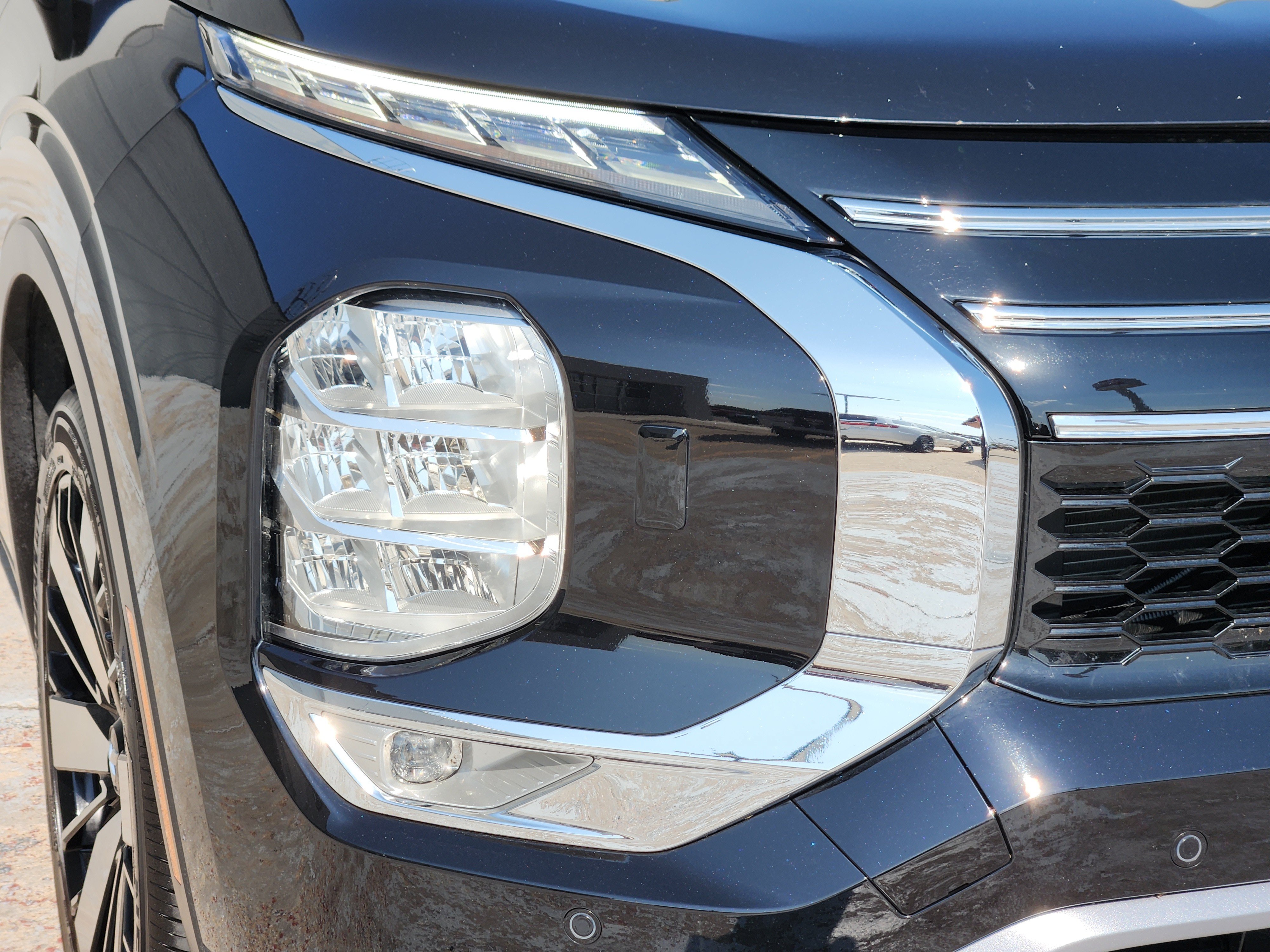 Used 2025 Mitsubishi Outlander SE AWD/4WD image 10