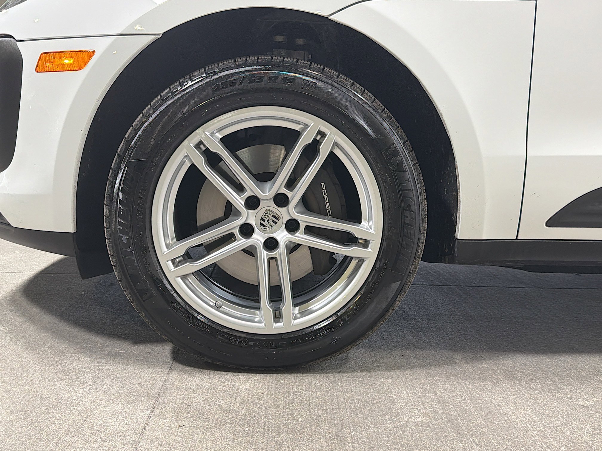 Used 2025 Porsche Macan image 40