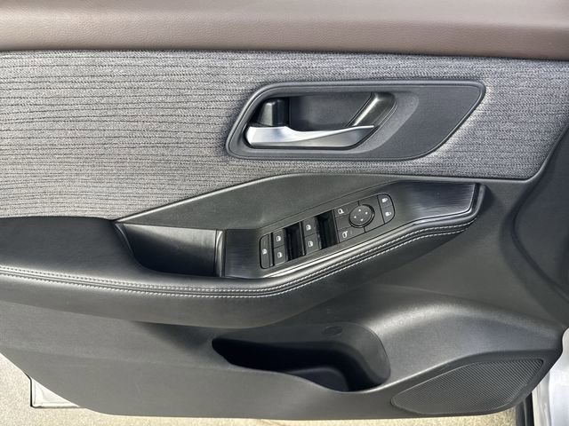 Used 2023 Nissan Rogue SV image 22