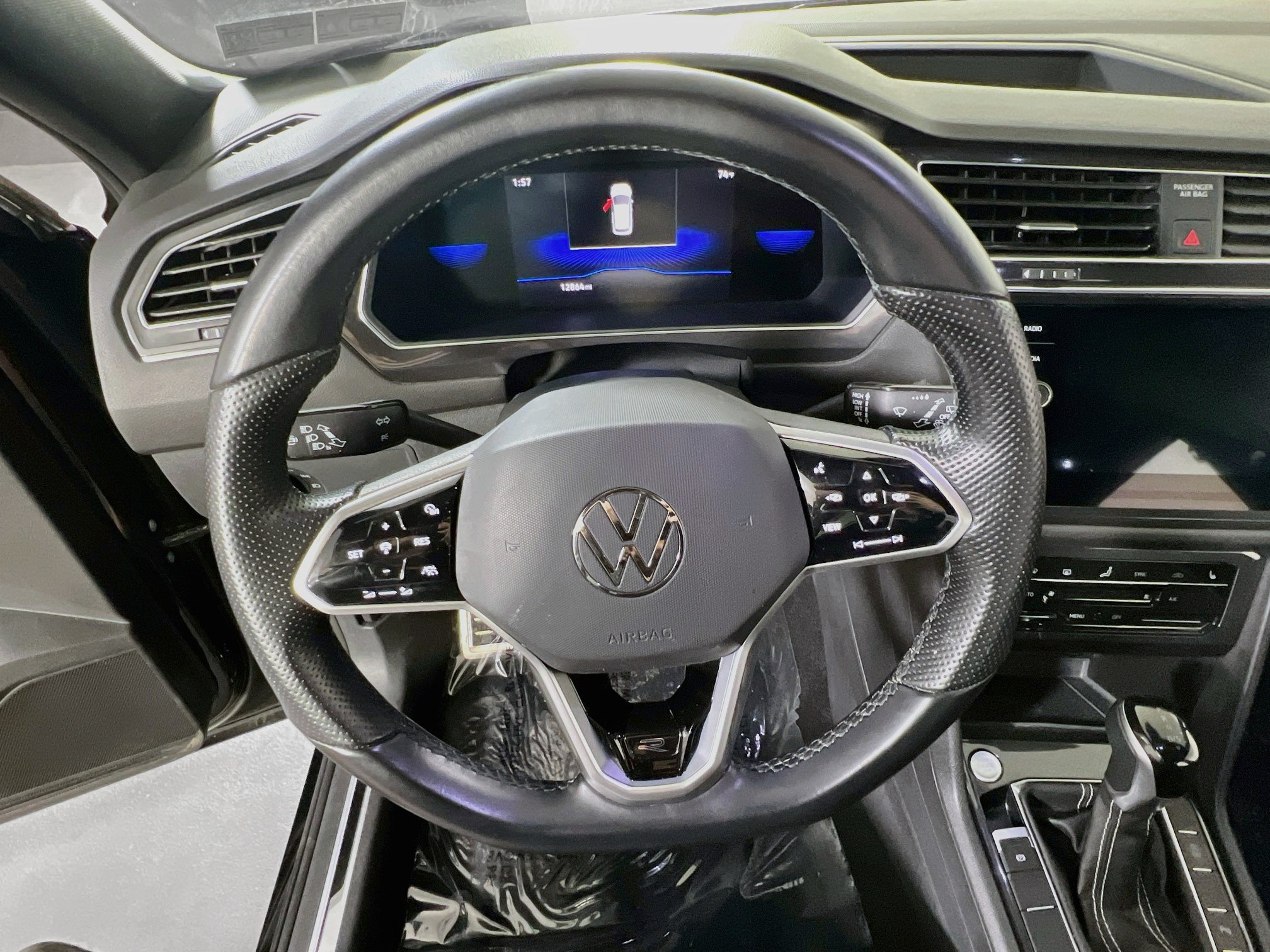 Used 2023 Volkswagen Tiguan SE R-Line AWD/4WD image 11