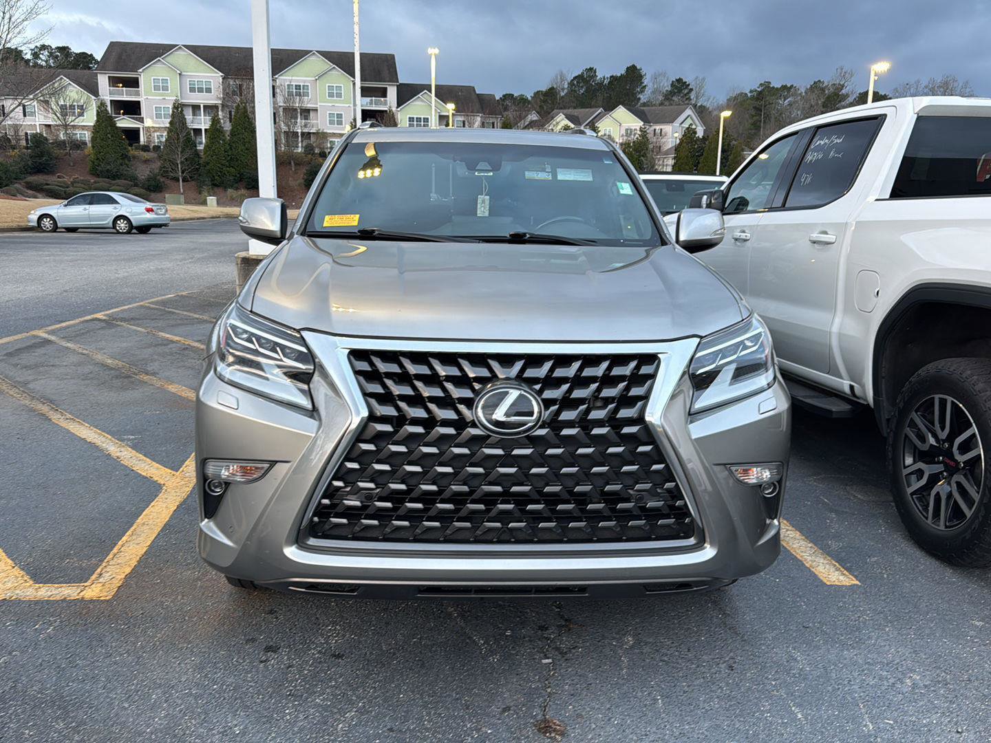 Used 2022 Lexus GX 460 Premium w/ Premium Package image 3