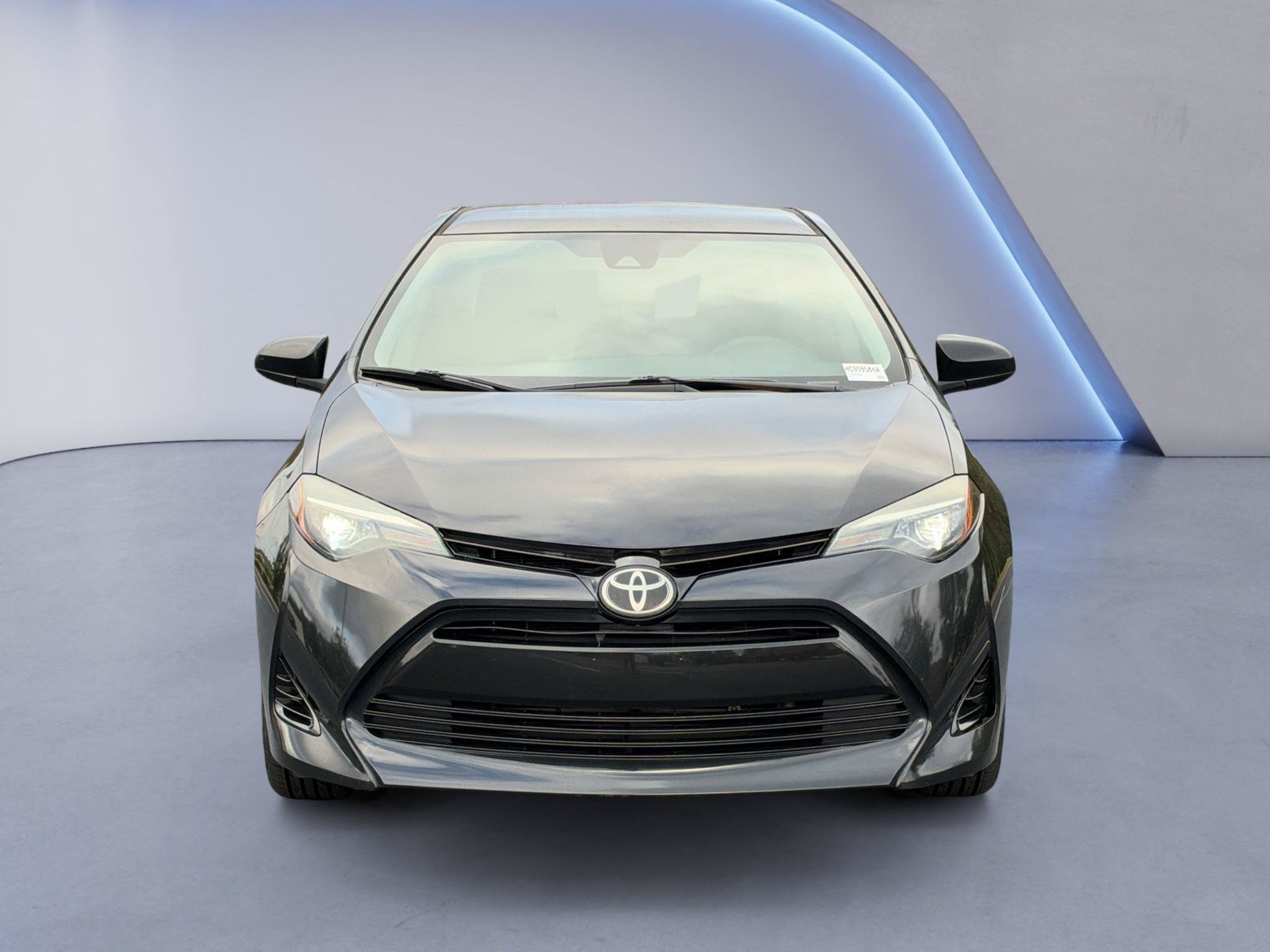 Used 2017 Toyota Corolla LE FWD image 2