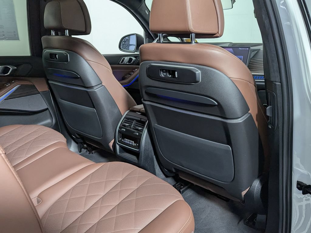 Certified 2023 BMW X7 xDrive40i w/ Premium Package AWD/4WD image 46