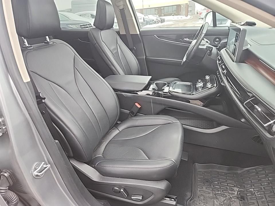 Used 2022 Lincoln Nautilus Reserve w/ Luxury Package image 7