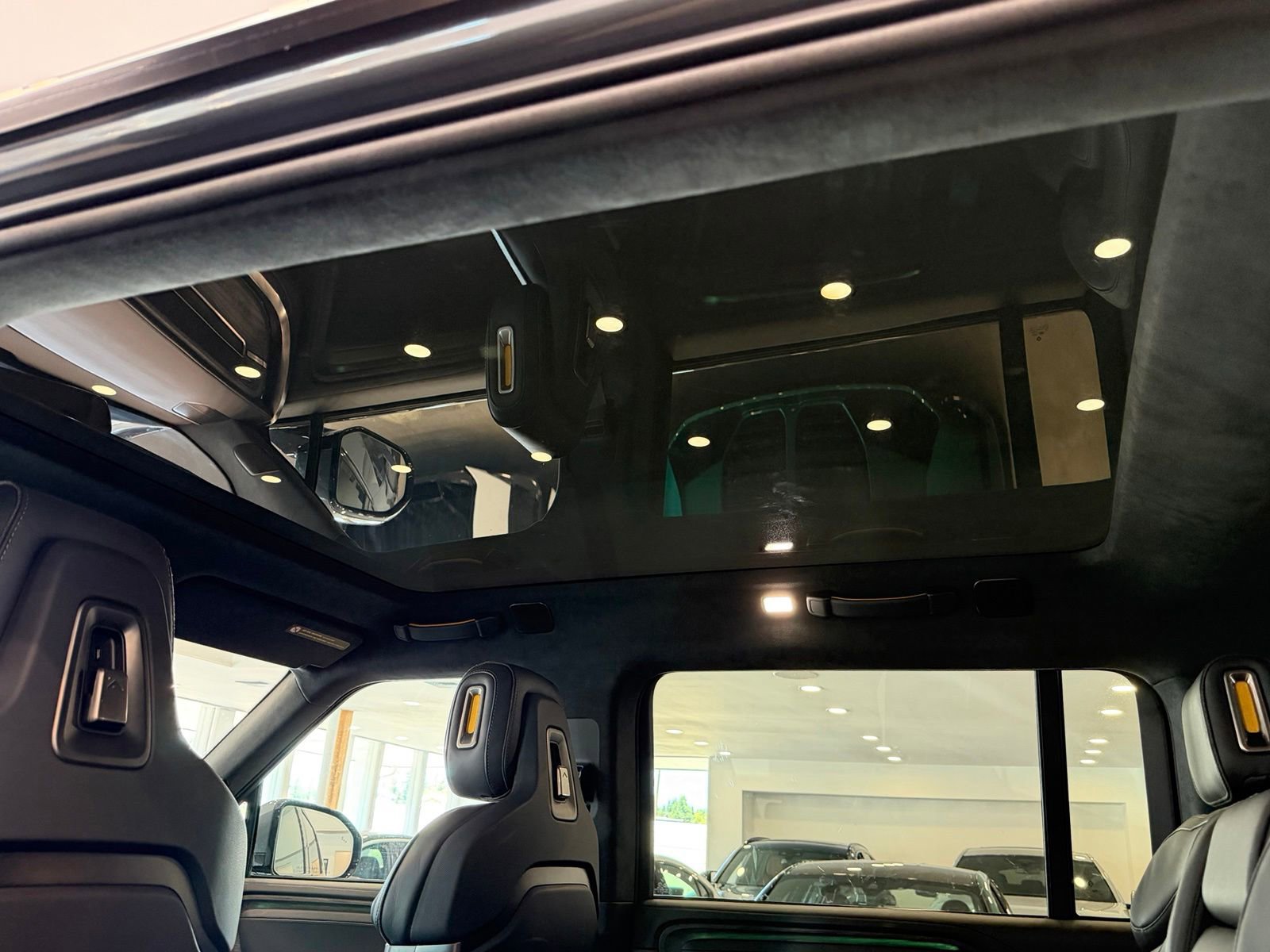Used 2023 Rivian R1S Adventure AWD/4WD image 21