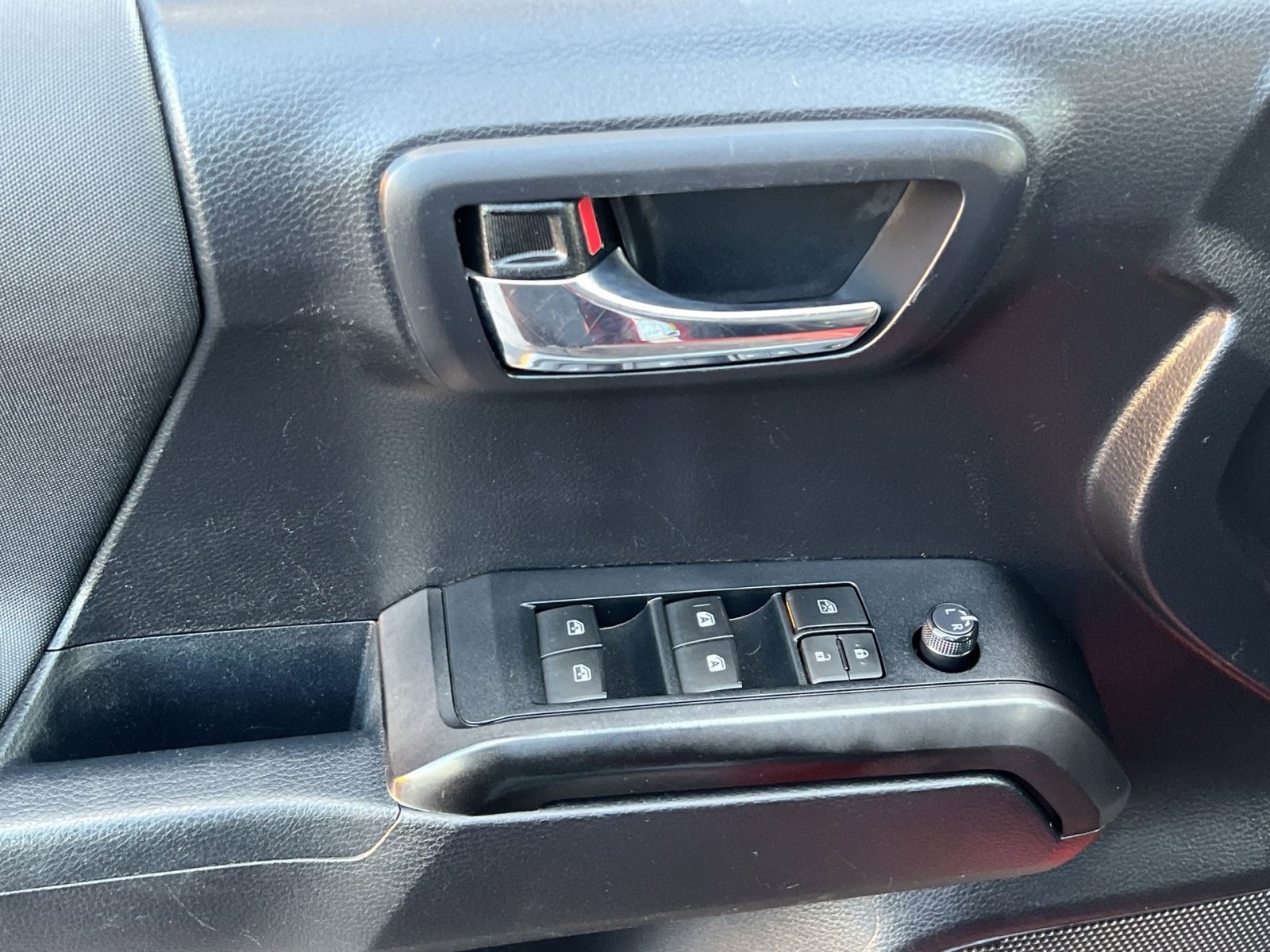 Used 2019 Toyota Tacoma TRD Off-Road image 13