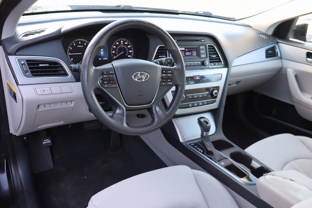 Used 2016 Hyundai Sonata SE image 4
