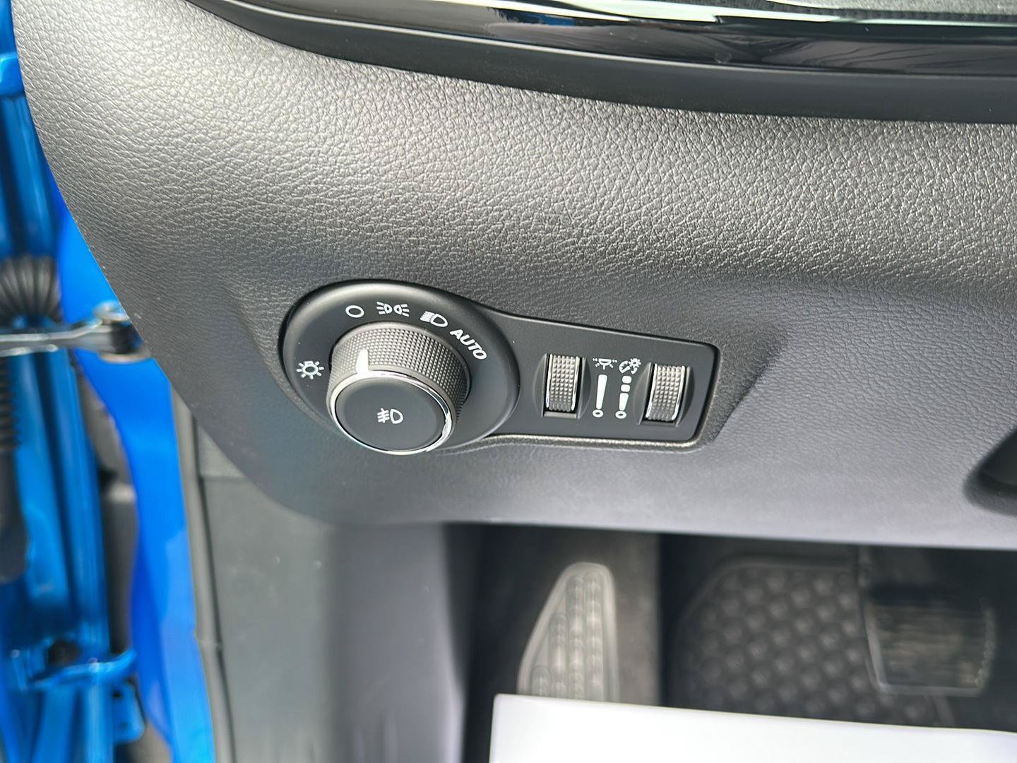 New 2026 Jeep Compass Latitude AWD/4WD image 11
