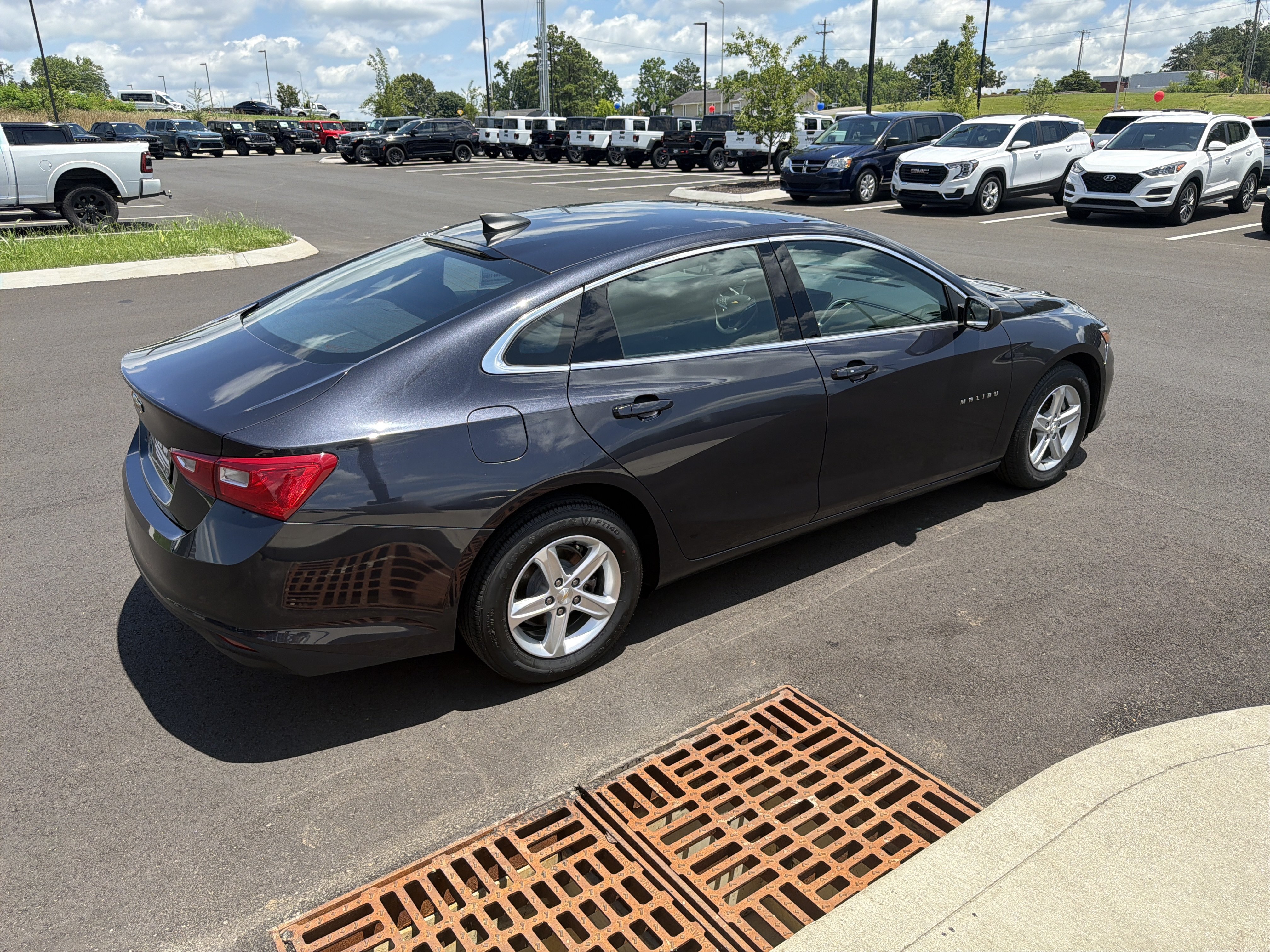 Used 2023 Chevrolet Malibu LS FWD image 11