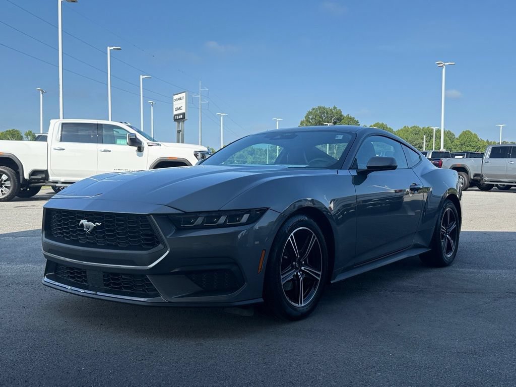 Used 2025 Ford Mustang Coupe RWD image 32