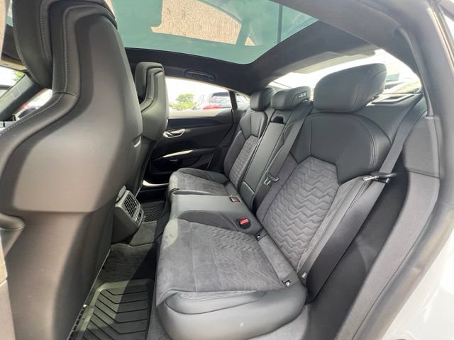 Used 2024 Audi e-tron GT Prestige AWD/4WD image 27