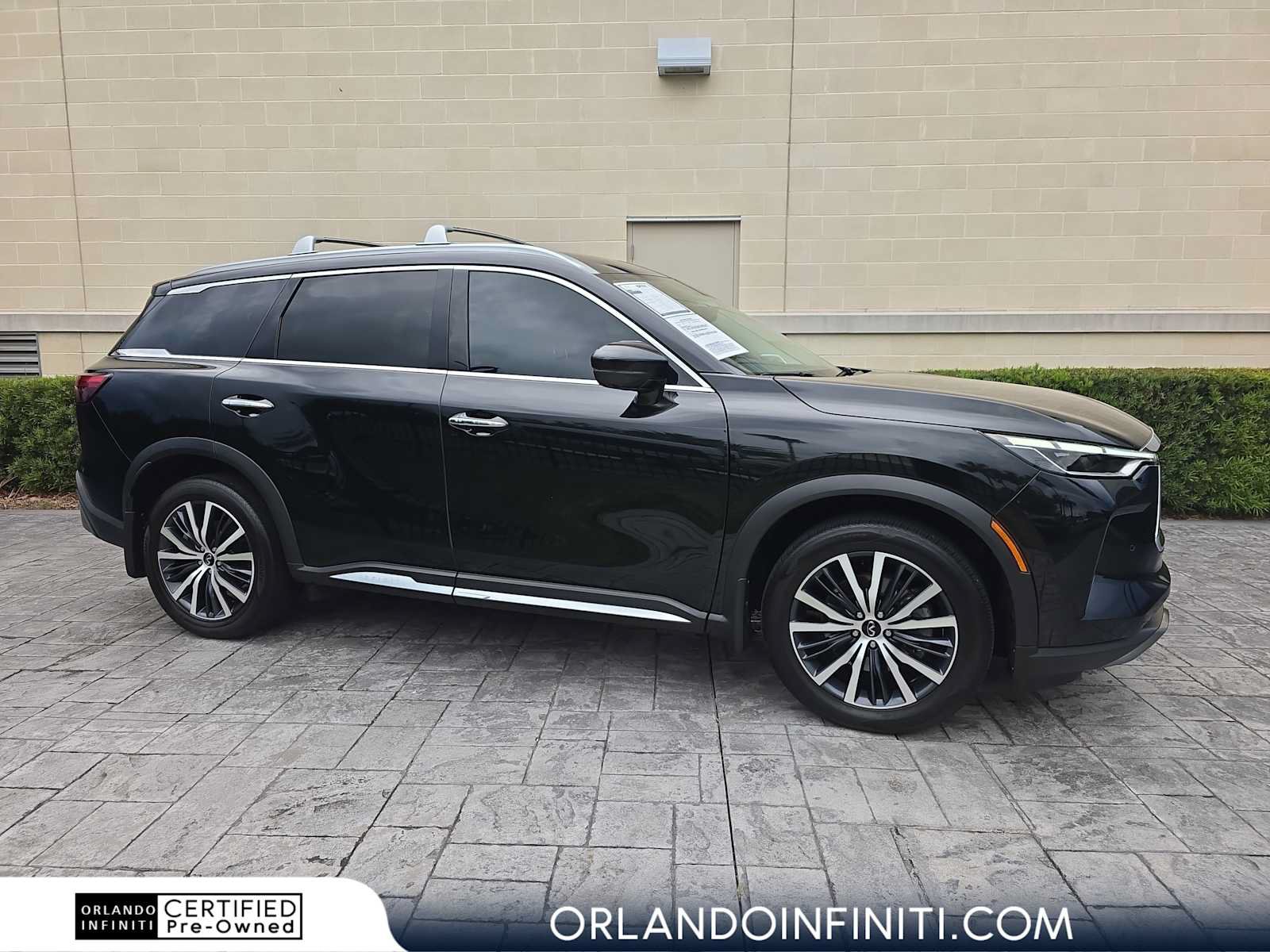 Certified 2025 INFINITI QX60 Sensory w/ Vision Package AWD/4WD image 1