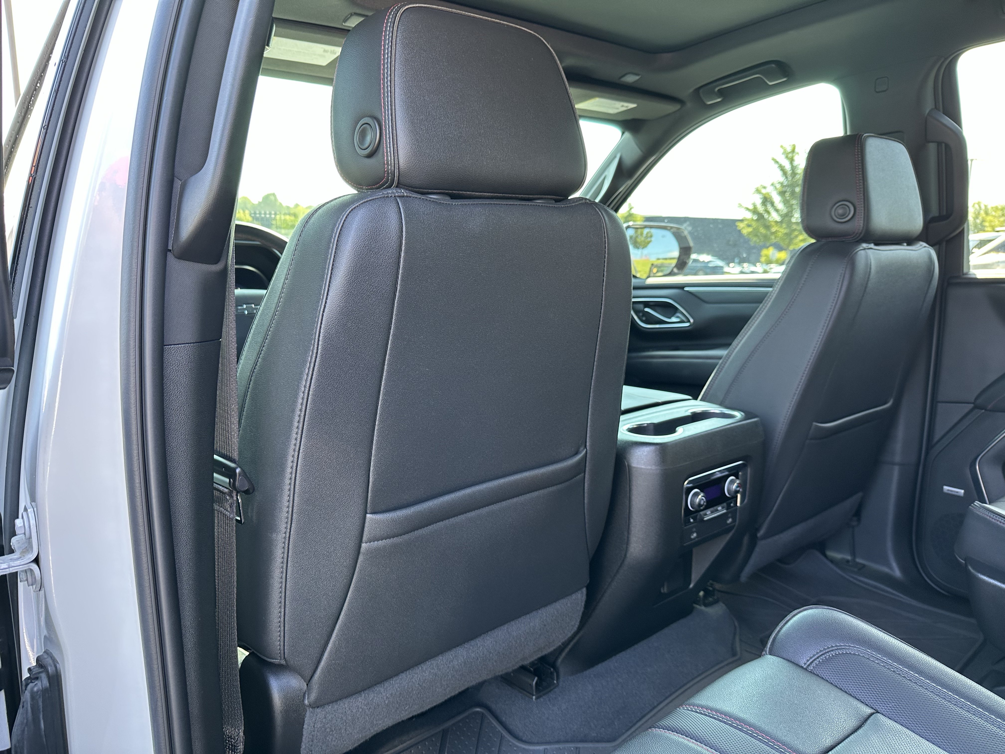 Used 2022 Chevrolet Tahoe RST w/ Luxury Package AWD/4WD image 35