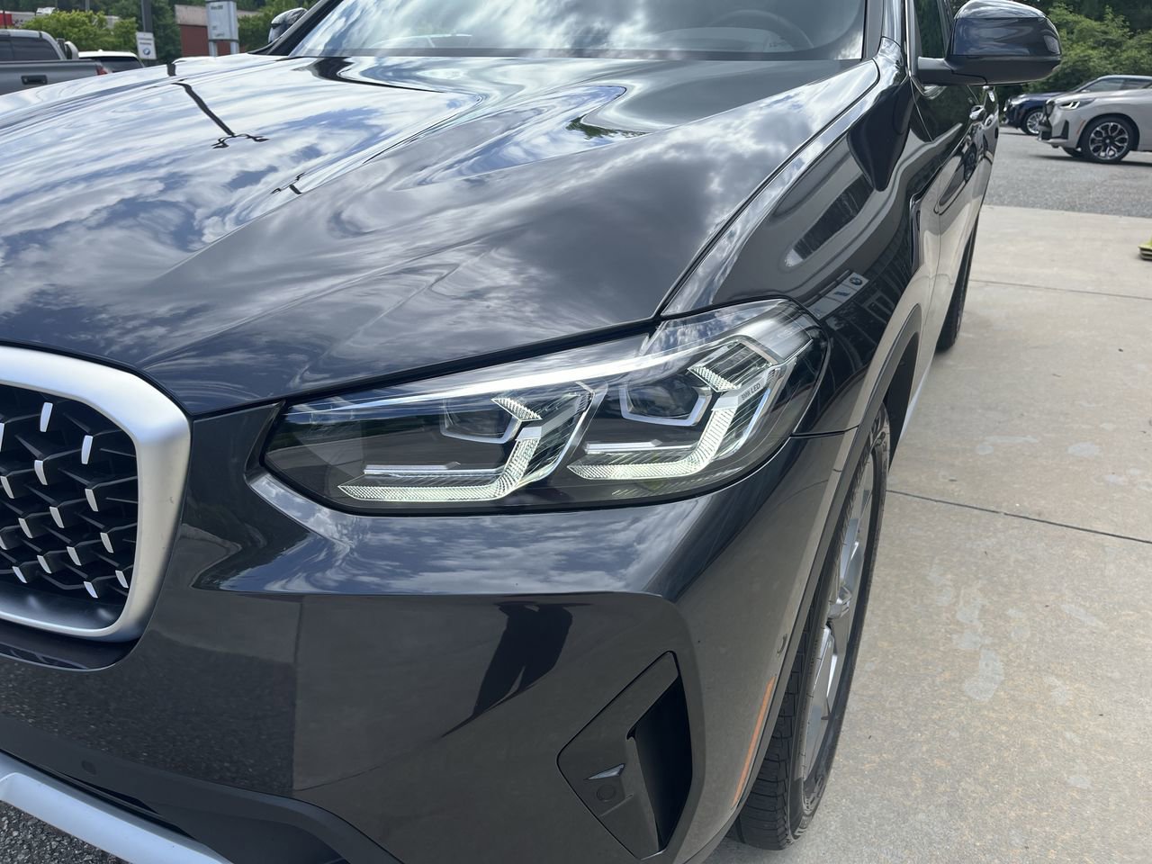 Certified 2025 BMW X4 xDrive30i AWD/4WD image 11