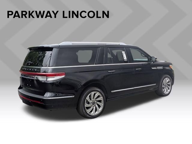 Certified 2023 Lincoln Navigator L Reserve AWD/4WD image 5