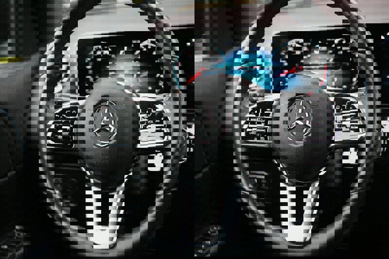 Used 2021 Mercedes-Benz GLA 250 4MATIC w/ Premium Package image 19